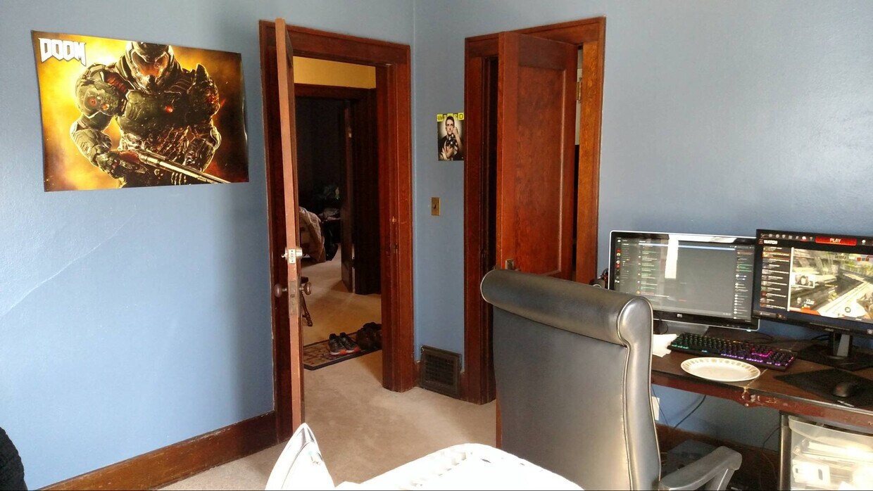Foto principal - 702 9th St SE
