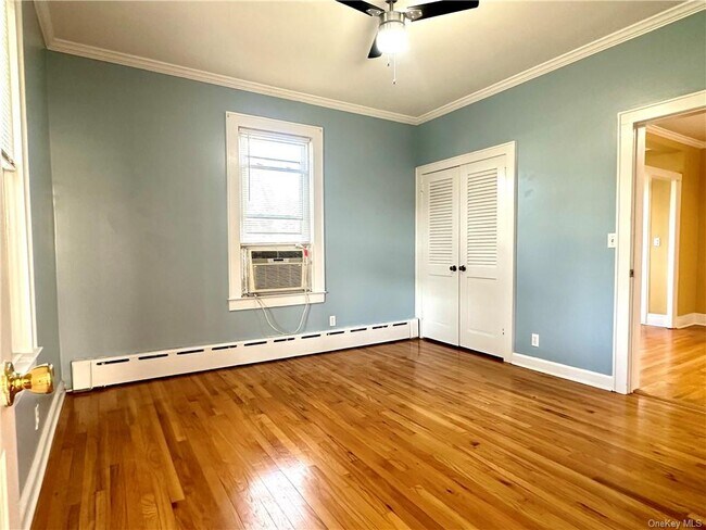 Foto del edificio - 450 N Barry Ave