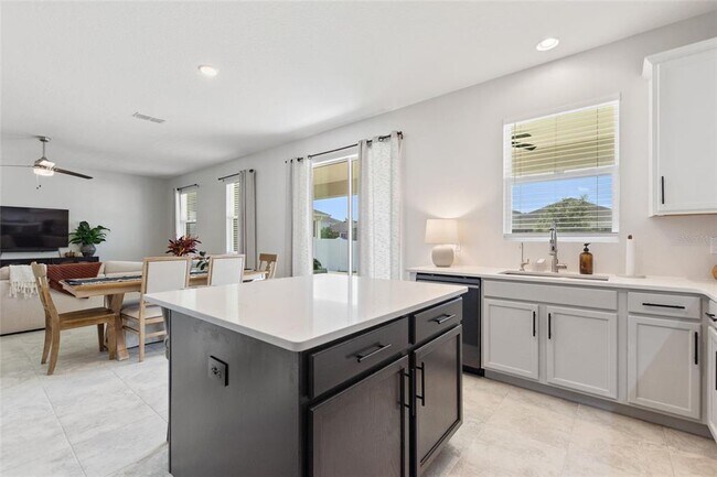 Foto del edificio - 1501 Woodlark Dr