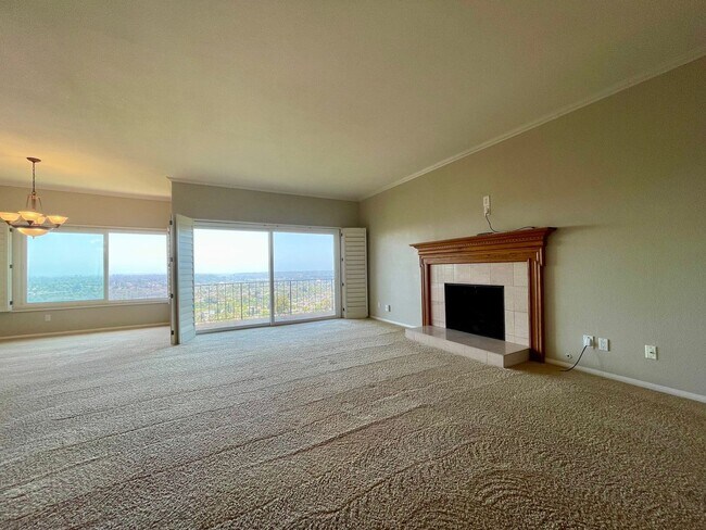 Building Photo - Spacious 2 Bedroom 3 Bathroom Home With Br...