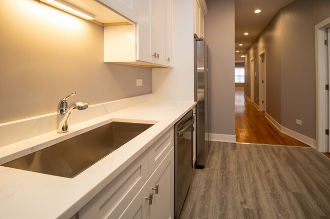 Photo - 5310 S Harper Ave Apartment