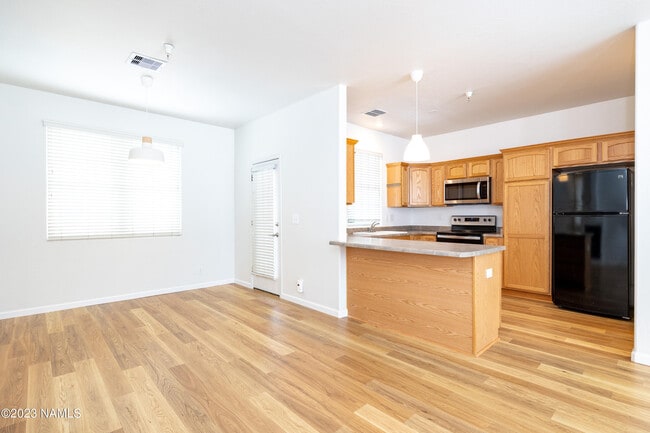 Building Photo - 2376 W Silverton Dr