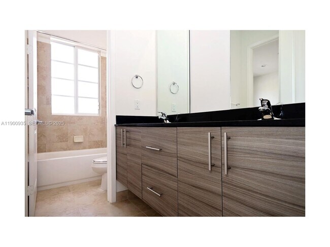 Foto del edificio - 2714 SW 81st Terrace