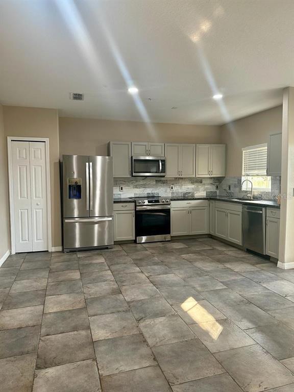 Primary Photo - 2072 Cypress Bay Blvd