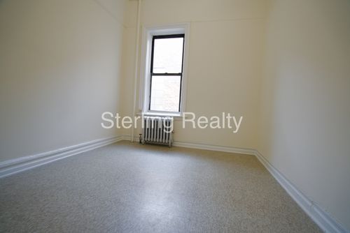 Building Photo - 3426 Steinway St