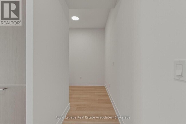 Photo du bâtiment - 25 Cordova Ave