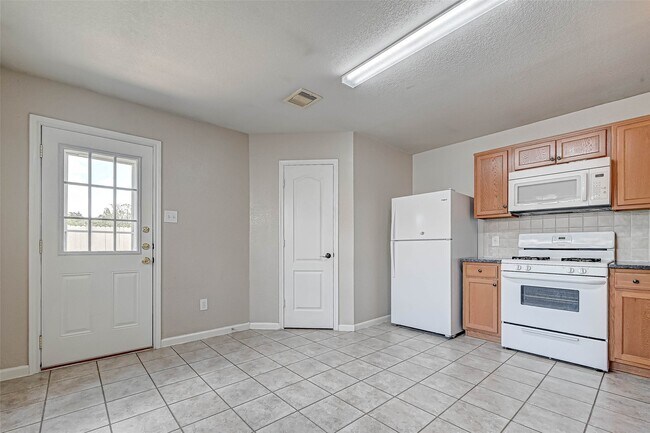 Foto del edificio - 22138 Orchard Dale Dr