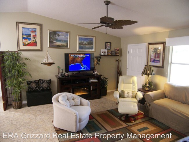 Building Photo - 1221 La Paloma Pl