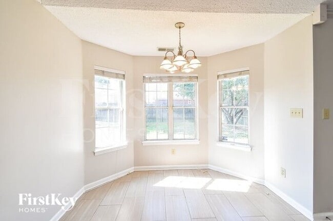 Foto del edificio - 4143 Ravenwood Dr N