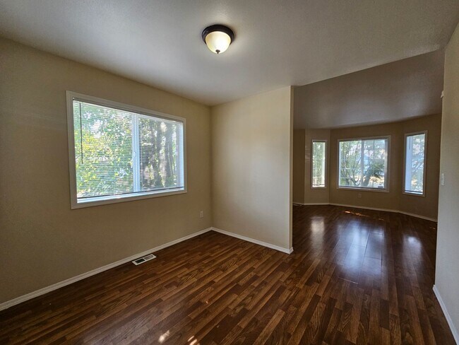 Foto del edificio - Charming and Spacious Home for Rent