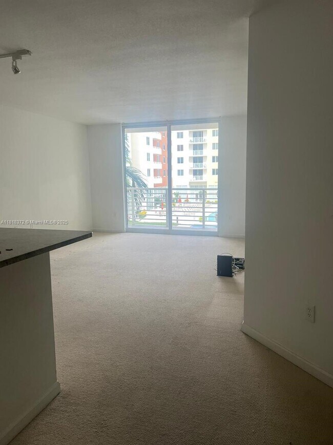Building Photo - 1 bedroom in Aventura FL 33180