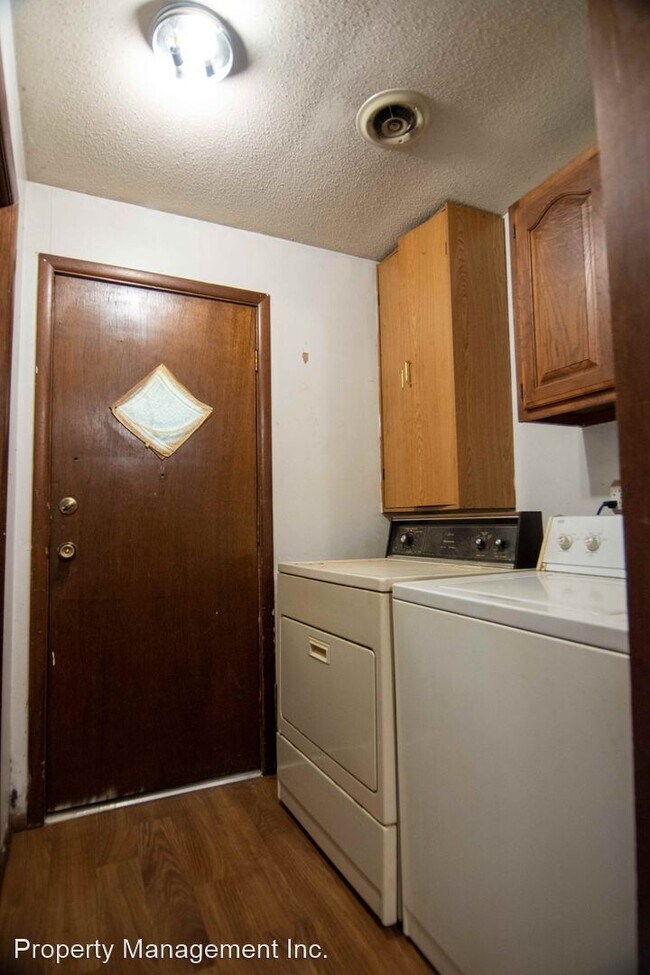 Building Photo - 2 br, 1.5 bath House - 713 1/2 Lincoln