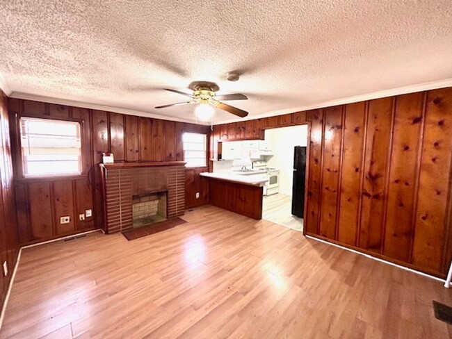 Foto del edificio - 1200 Meadow Dr NW