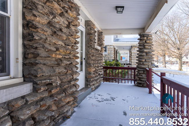 Building Photo - 3219 Lockridge Ave