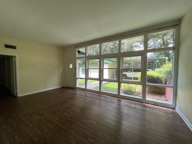 Foto del edificio - 2002 Chowkeebin Nene