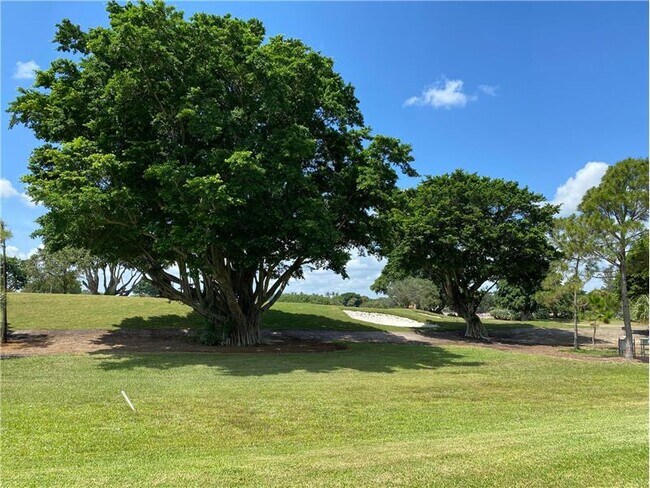 Foto del edificio - 1701 Vision Dr