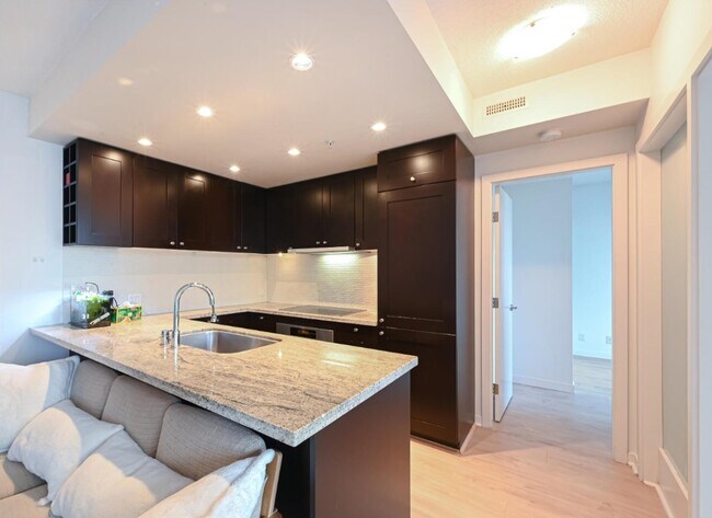 Building Photo - 821 Cambie St.