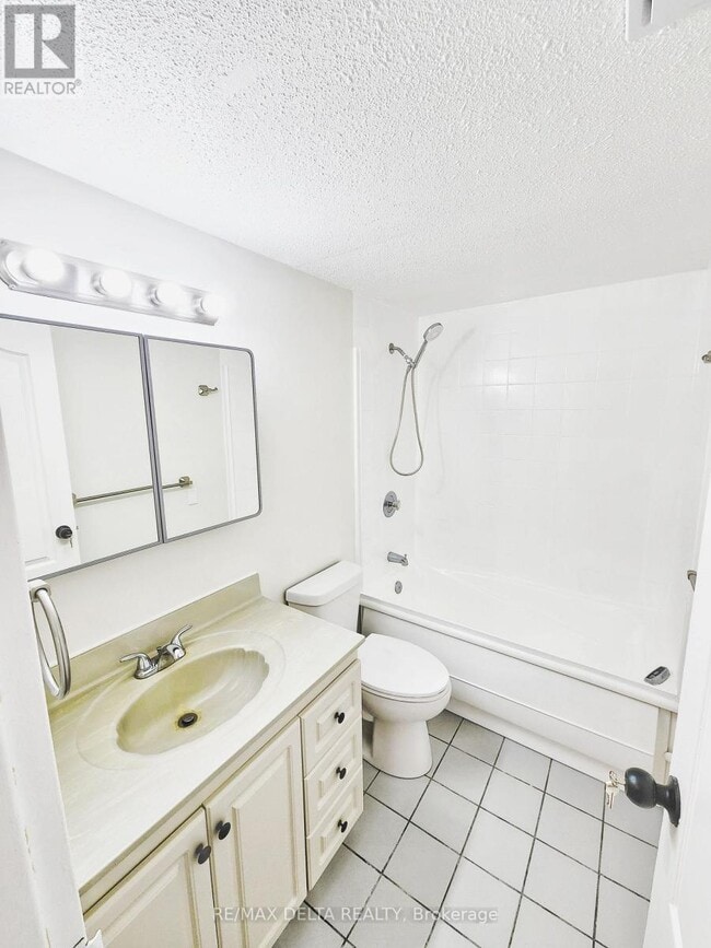 Building Photo - 2044 Arrowsmith Dr