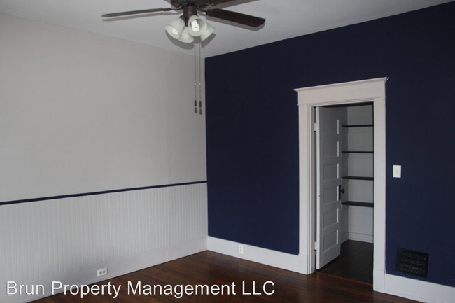 Building Photo - 206 13th St