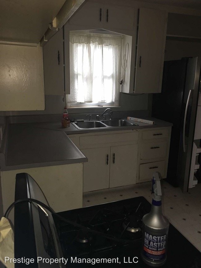 Building Photo - 3 br, 1 bath House - 1307 NW Lawton Ave