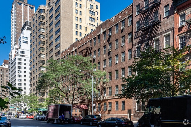 Building Photo - 405 E 72nd St
