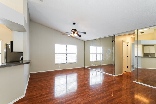 Foto del edificio - 11320 Silverleaf Ct