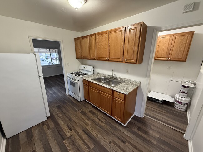 Foto del edificio - 13155 Sidonie Ave