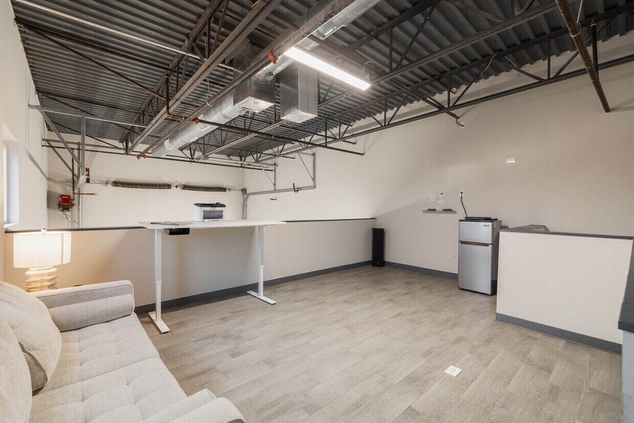 Building Photo - 1435 FM 1463