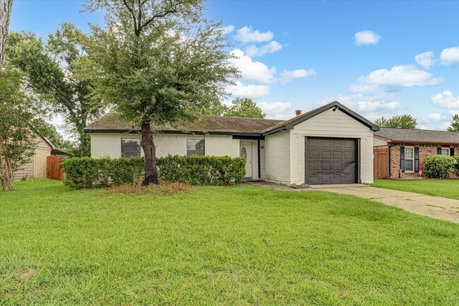 Building Photo - 14618 Flair Dr