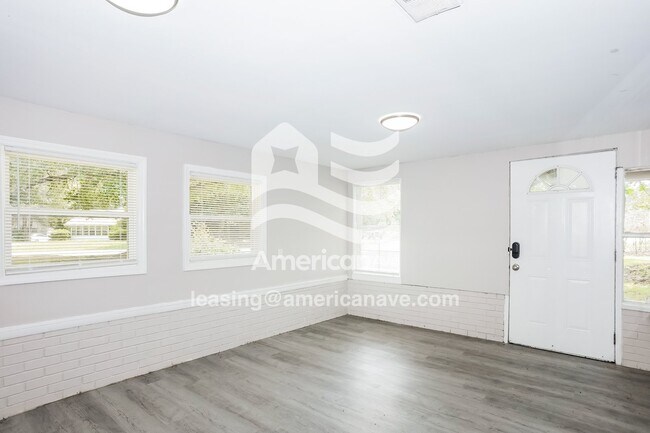 Foto del edificio - 618 Yates St NE