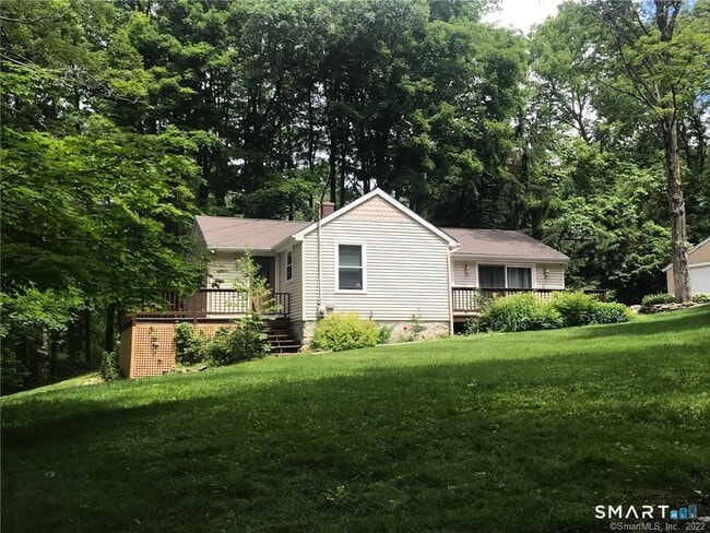 Building Photo - 864 Litchfield Turnpike