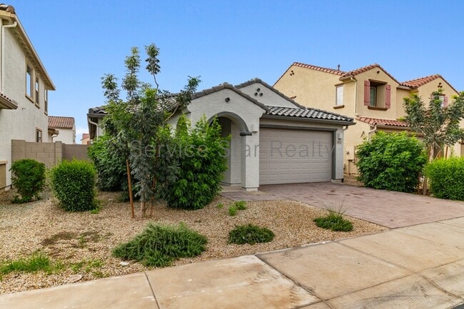 Building Photo - 9031 W San Juan Ave