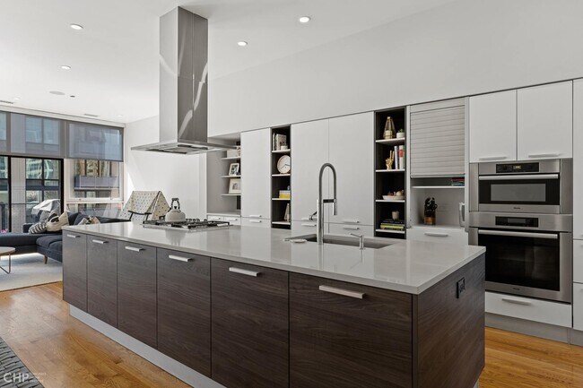 Foto del edificio - 747 N Clark St