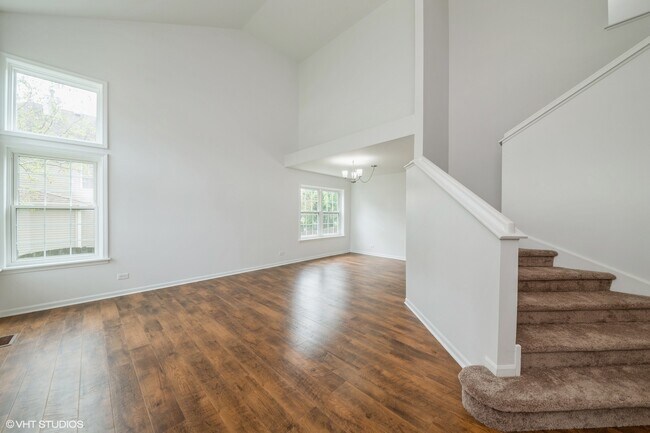Foto del edificio - 1352 Vernon Ln