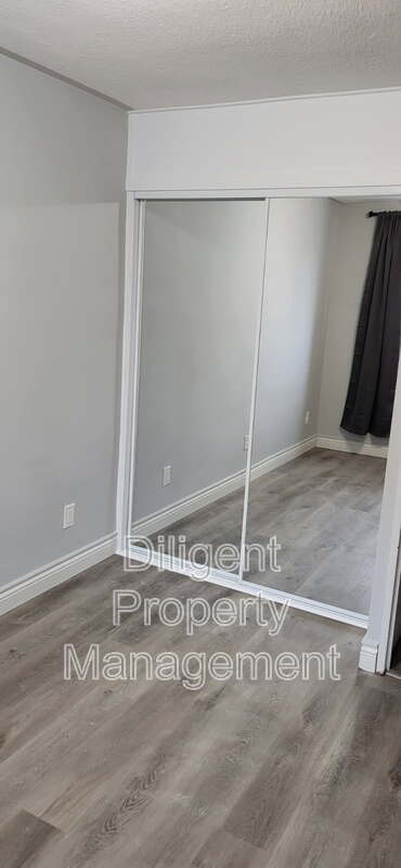 Photo du bâtiment - 200 Park Rd N