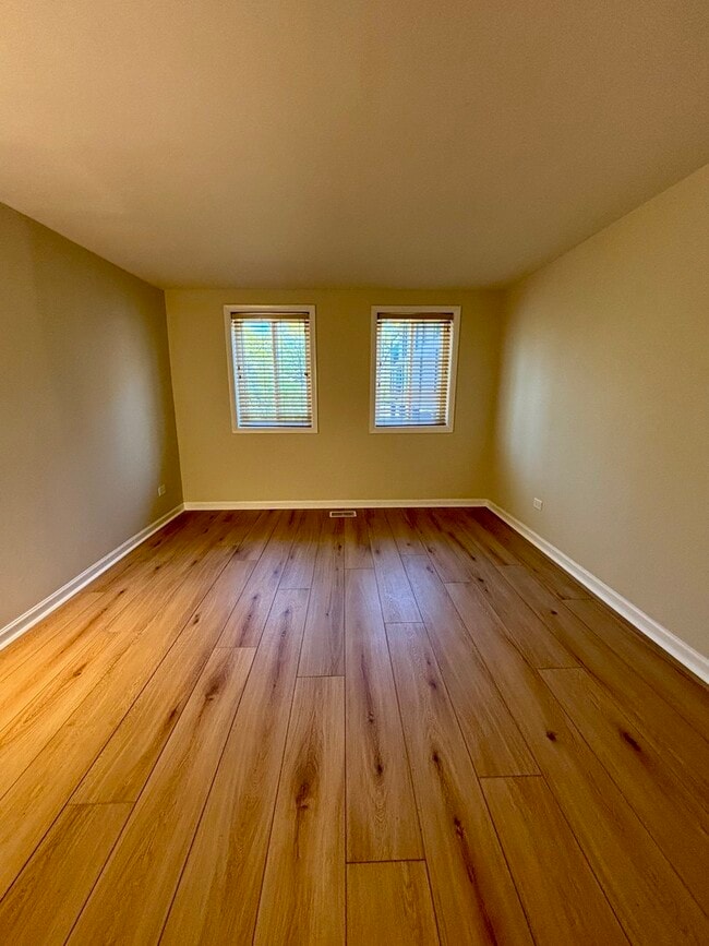 Building Photo - 424 Braeside Rd