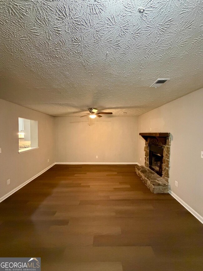 Foto del edificio - 8513 Pineland Dr