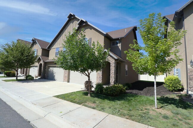 Building Photo - 3310 Birch Creek Rd
