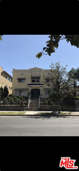 Foto principal - 832 S Catalina St