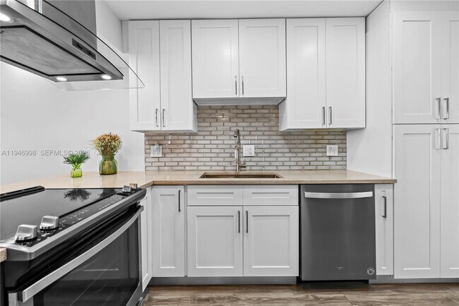 Foto del edificio - 2661 S Course Dr