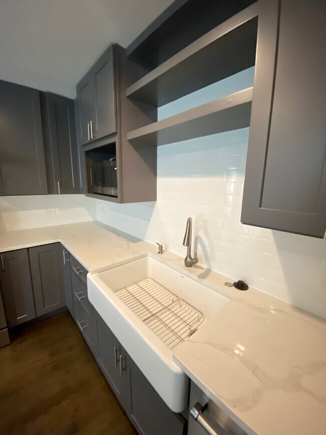Building Photo - 4201 N Paulina St