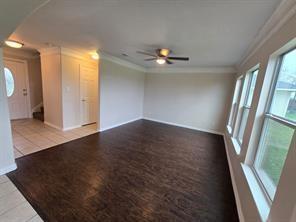 Building Photo - 707 Mockingbird St