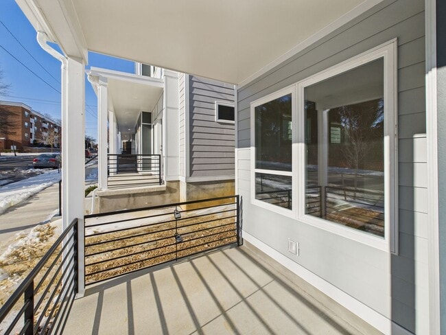 Photo - 907 Bainbridge St Apartment