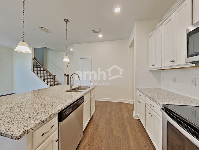 Foto del edificio - 401 Pine Terrace Dr