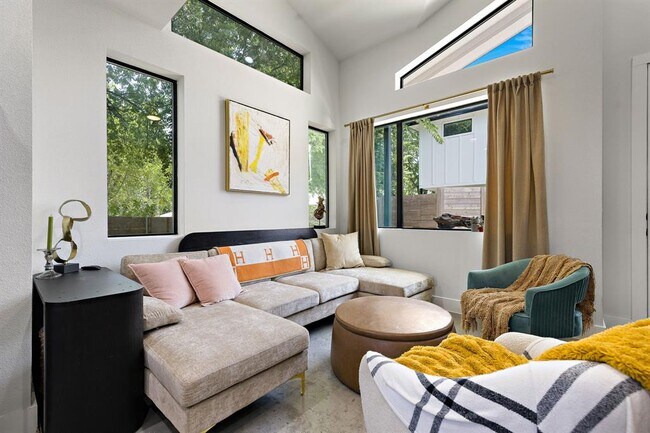 Foto del edificio - 408 W Odell St