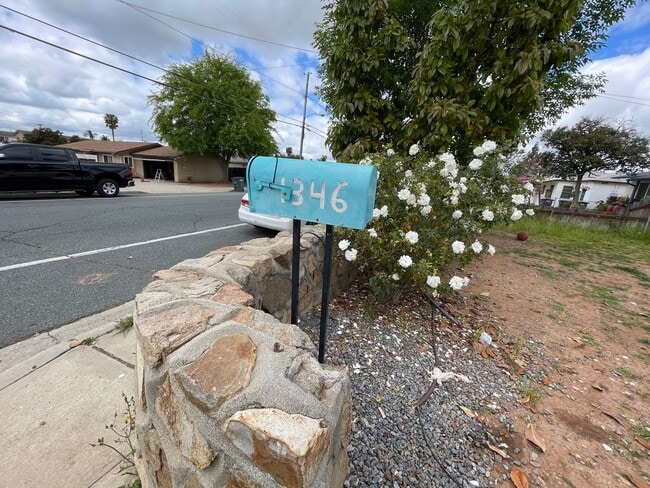 Building Photo - Remodeled Single Family Home with Parking ...