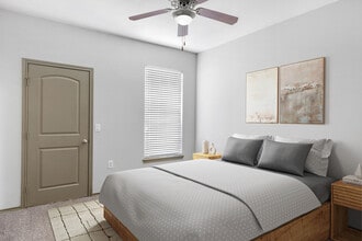 Building Photo - Lakeside Villas (Dallas)