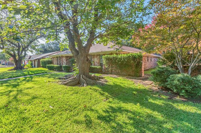 Building Photo - 303 Woodcrest Dr