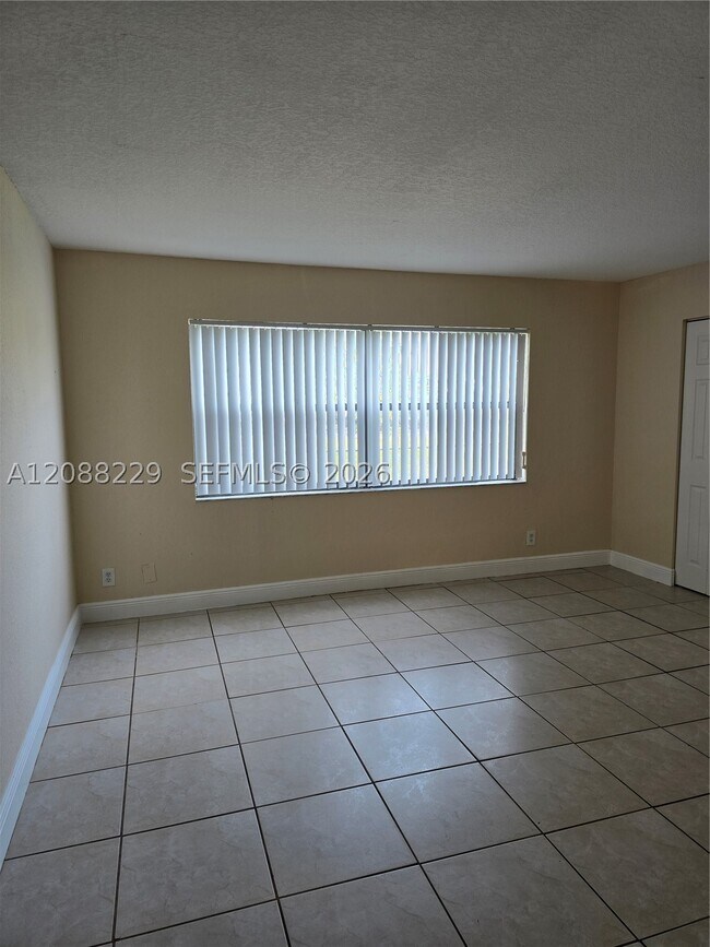 Foto del edificio - 4181 NW 114th Ave