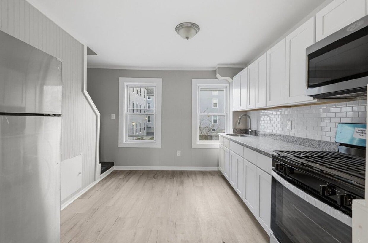 Photo - 255 Rodman St (Fall River, MA)